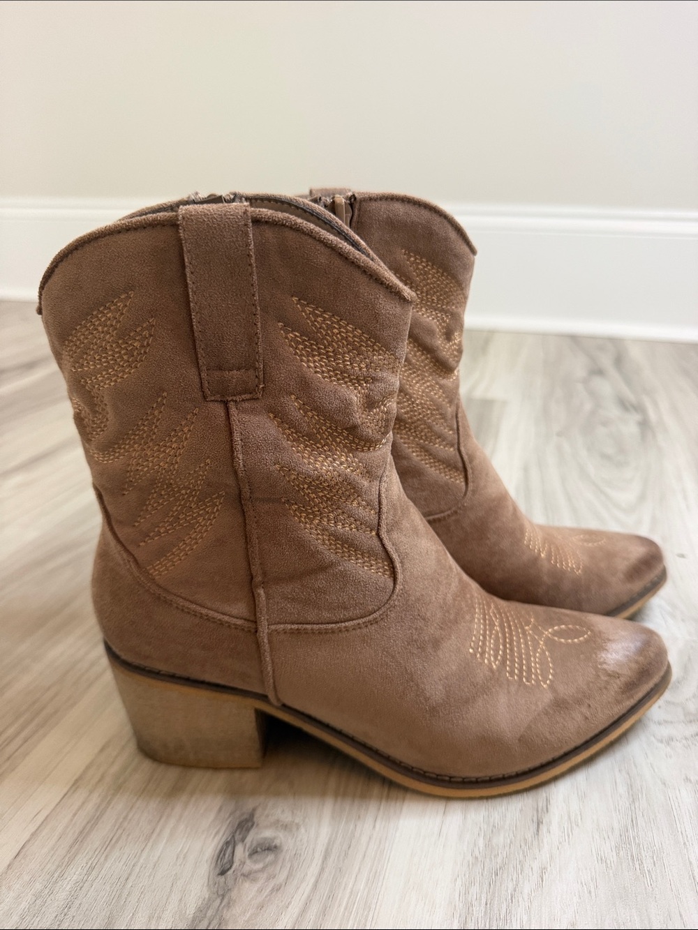 ALtar’d State Women's Tan Suede Western Ankle Boots Sz 7 1/2